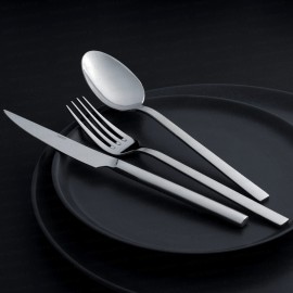 تاقمی چەقۆ و چەتاڵ و کەوچکی ناو قوتوی چەرمی Dalyan (٨٤ پارچە)