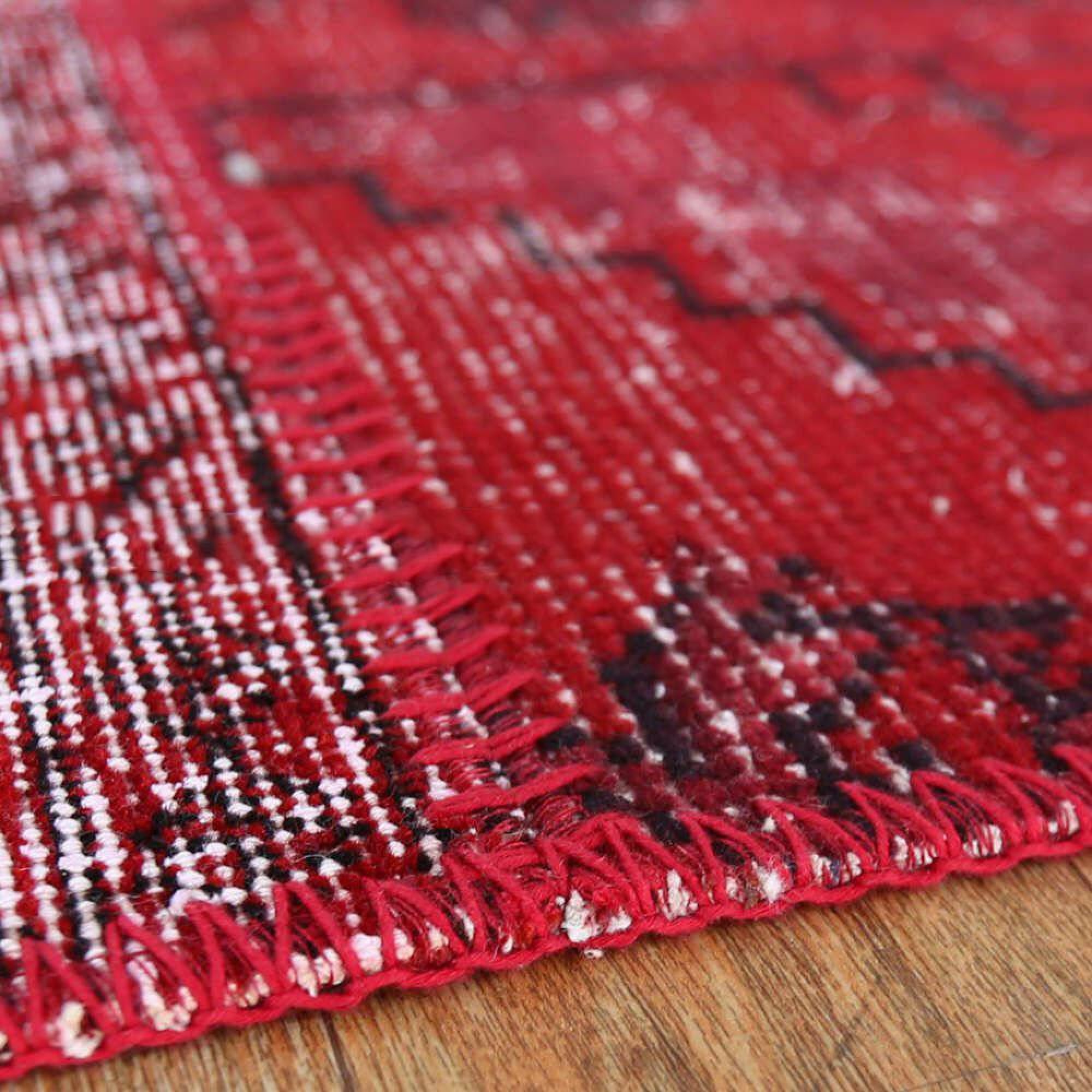 فەرشی کاری پینە پینەی سووری (١٦٠*٢٣٠)ی Lıvıadora