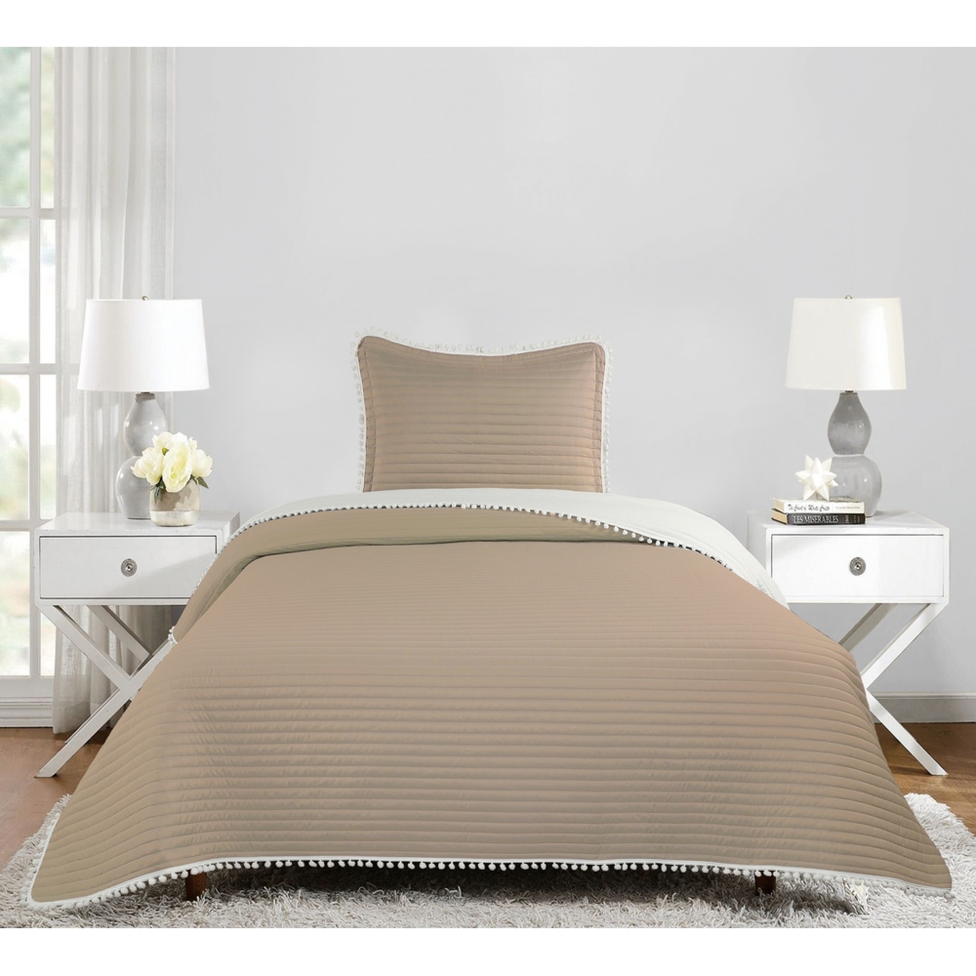 جێگەی نوستنی پۆمپۆم 180*250 سم - قاوەیی