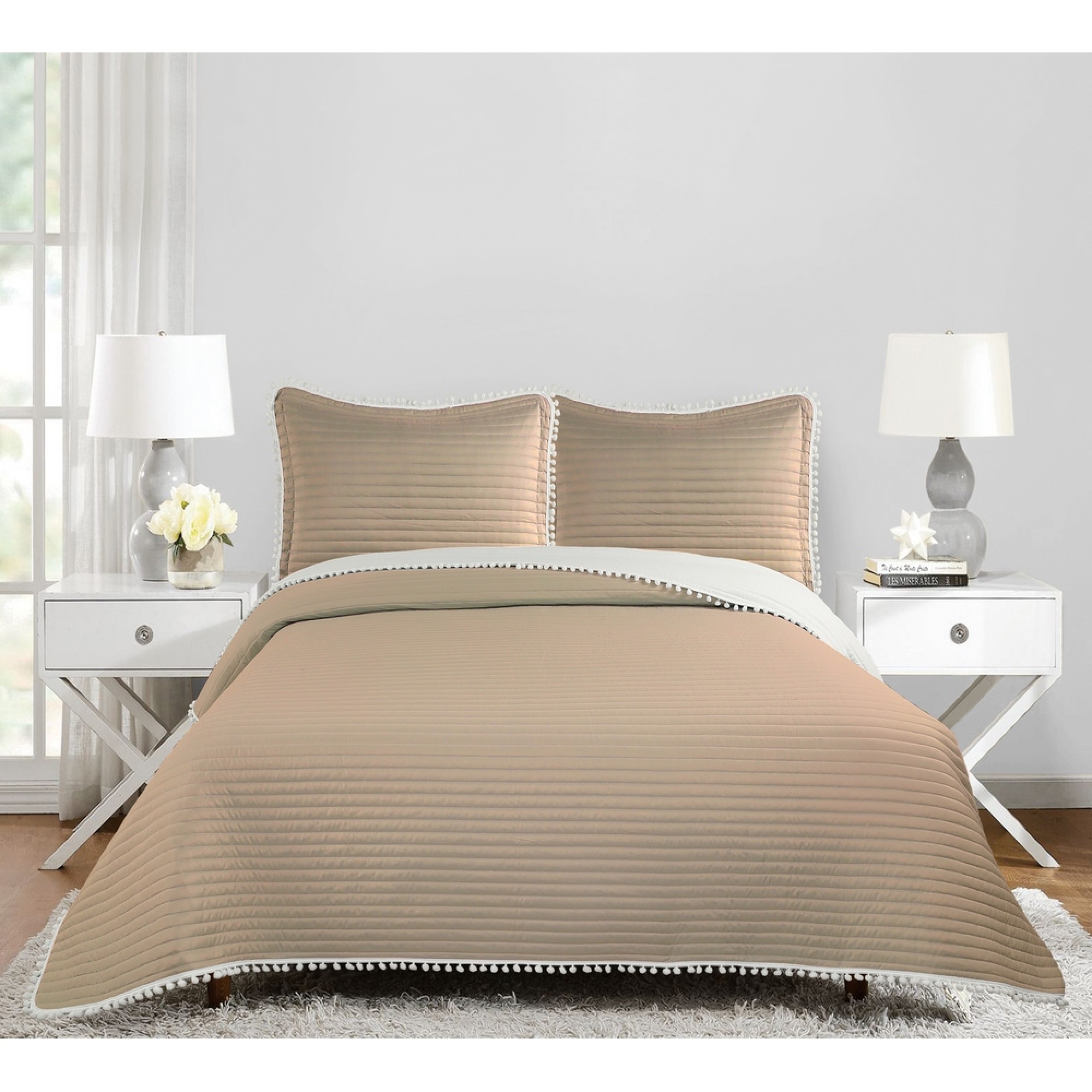 جێگەی نوستنی پۆمپۆم 250*260 سم - قاوەیی