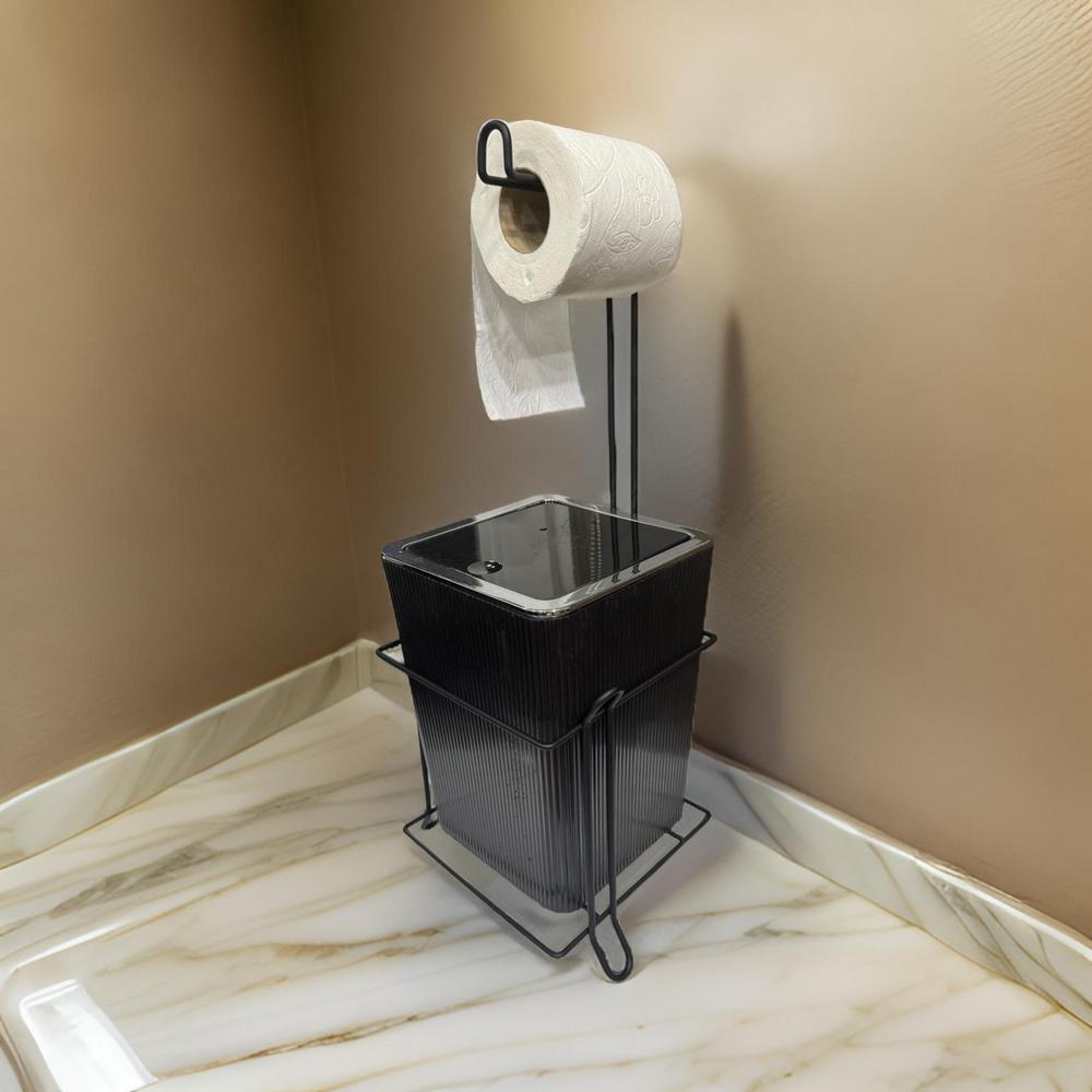 کلینسی تەوالێتی چوارگۆشەی و سەبەتەی زبڵ 5 لیتر - ڕەش - SB422-B