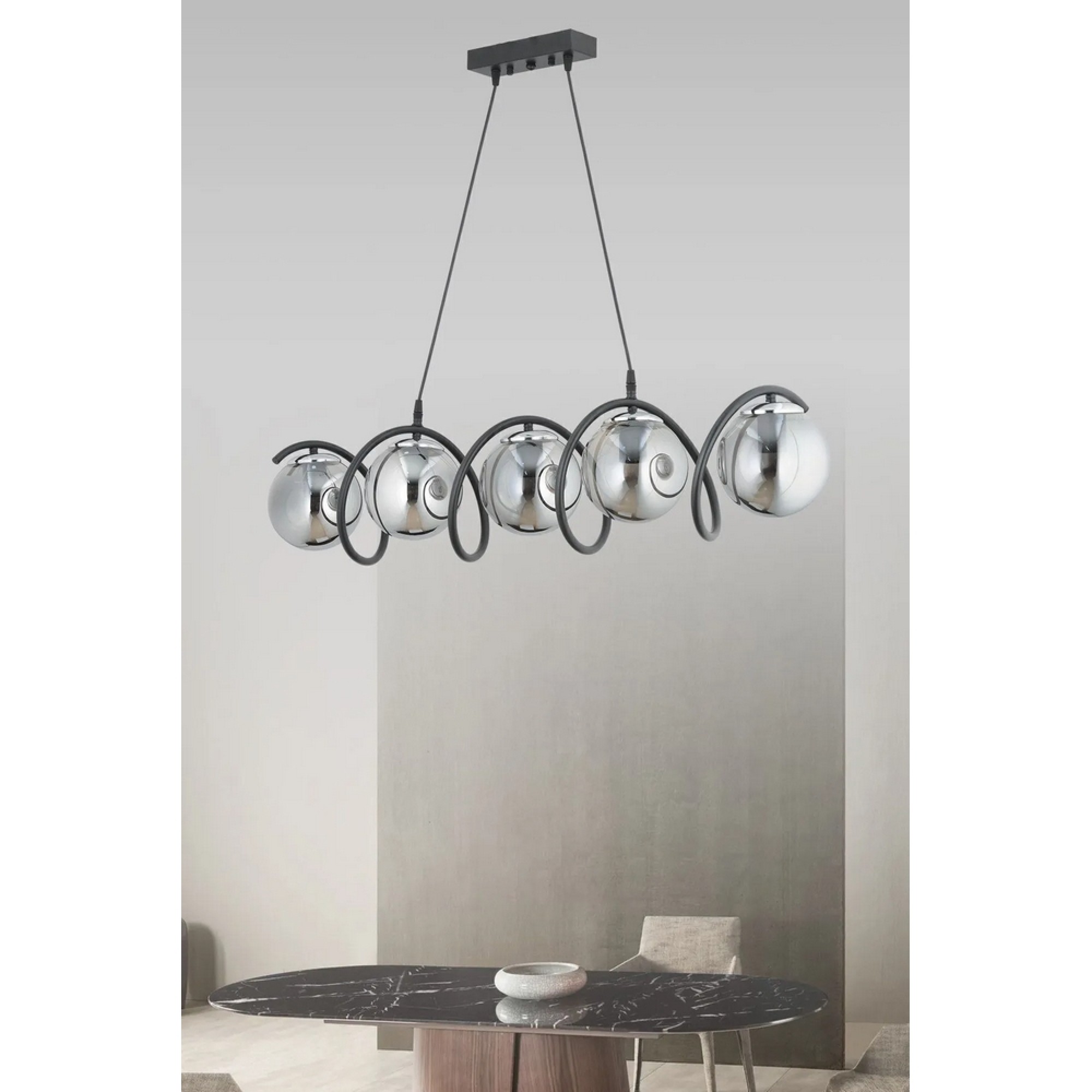 چرای هەڵواسراوی 5 گڵۆپی سپی جۆری سارمال - ڕەش و کرۆم - TAS.01832