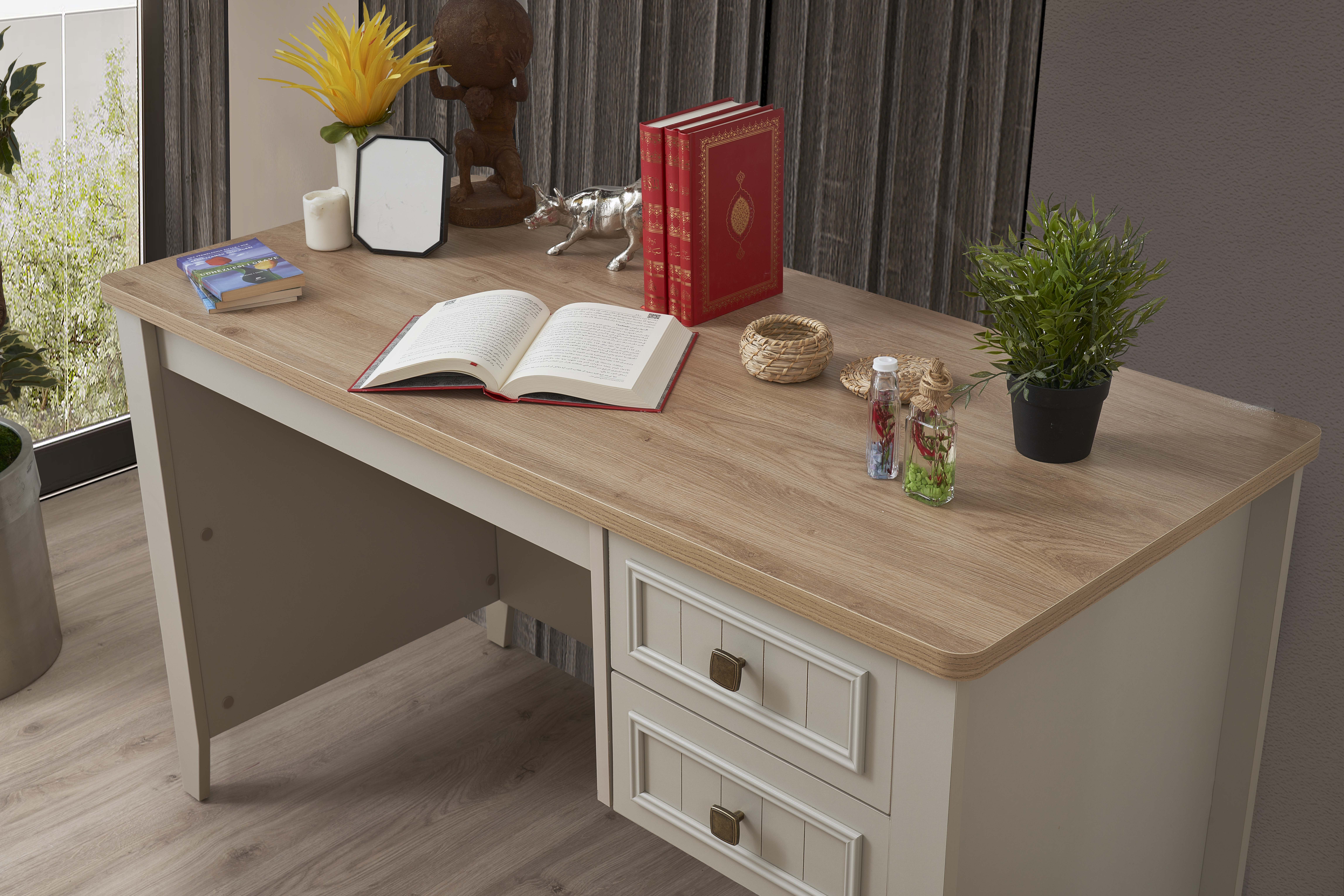 Alpino Monaco Study Desk