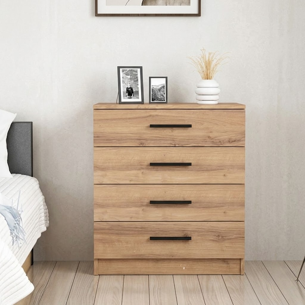 Dresser / Chest of Drawers ; Dore